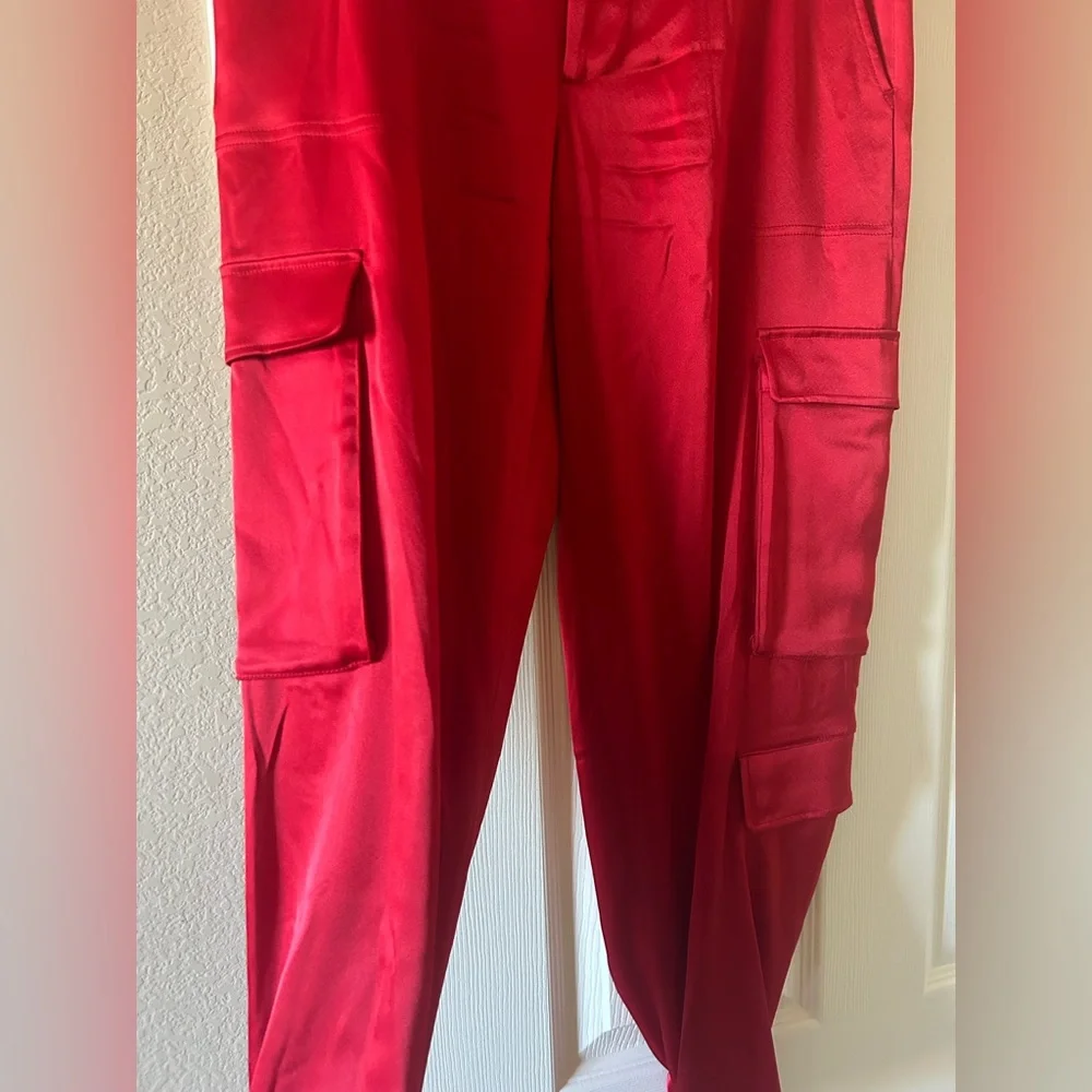 Alice + Olivia Red Cropped Cargo Trousers